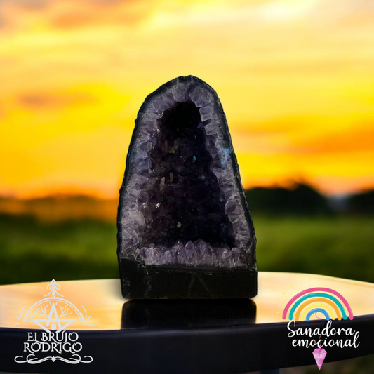 Piedra de Amatista: Conexión, Calma y Protección 💜✨